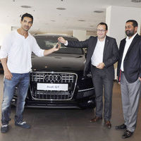John Abraham gets his new Audi Q7 pictures | Picture 62268